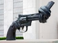 gun_ban_pistol_statue
