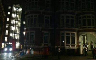 LIVESTREAM: Outside of Ecuador Embassy – Realtime Updates on UK Attempt to Breach Ecuador Embassy